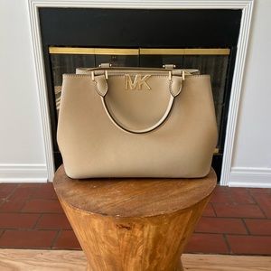 Michael Kors hand bag